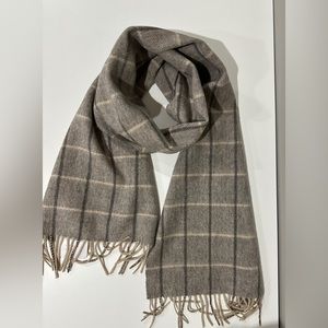 100% Wool Scarf Plaid NWT pretty